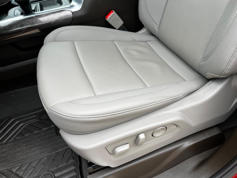 Chevrolet Silverado 1500 Vehicle Image 17