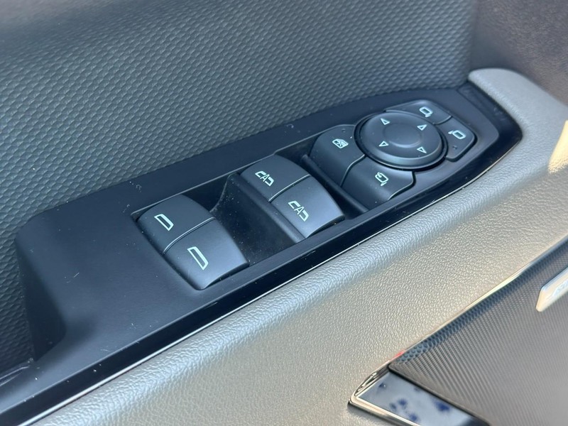 Chevrolet Silverado 1500 Vehicle Image 17