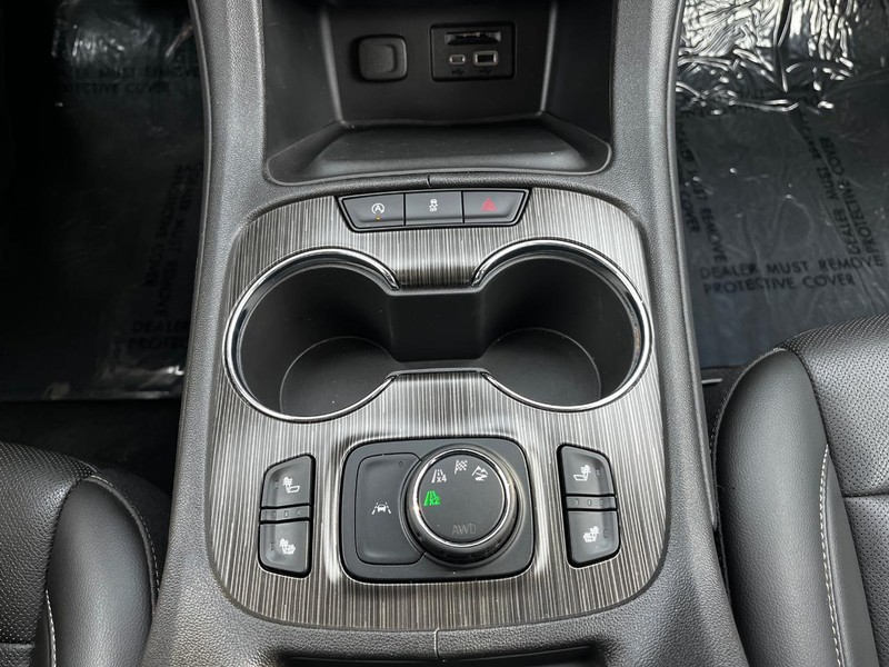 GMC Acadia Vehicle Image 21