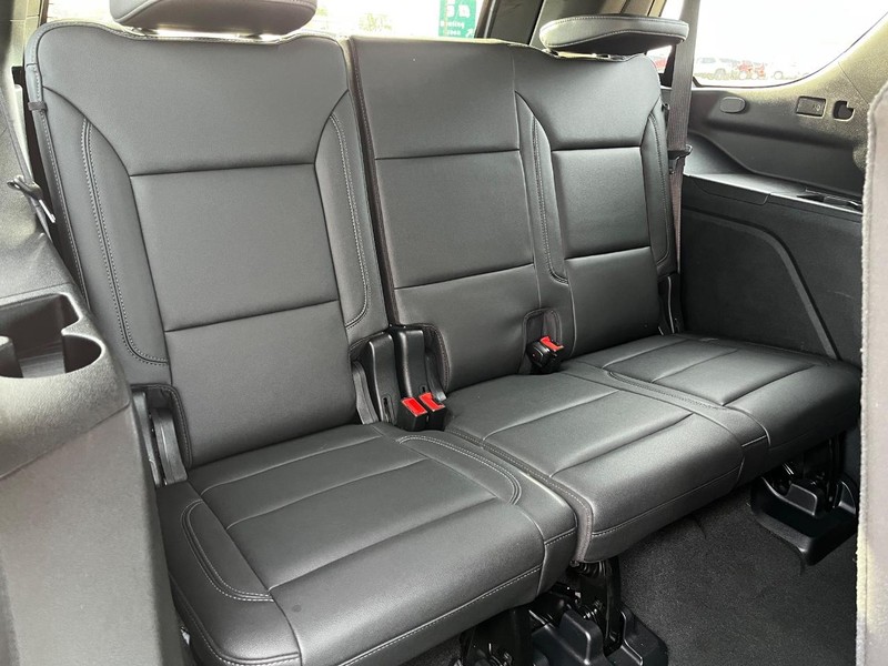 Chevrolet Tahoe Vehicle Image 11