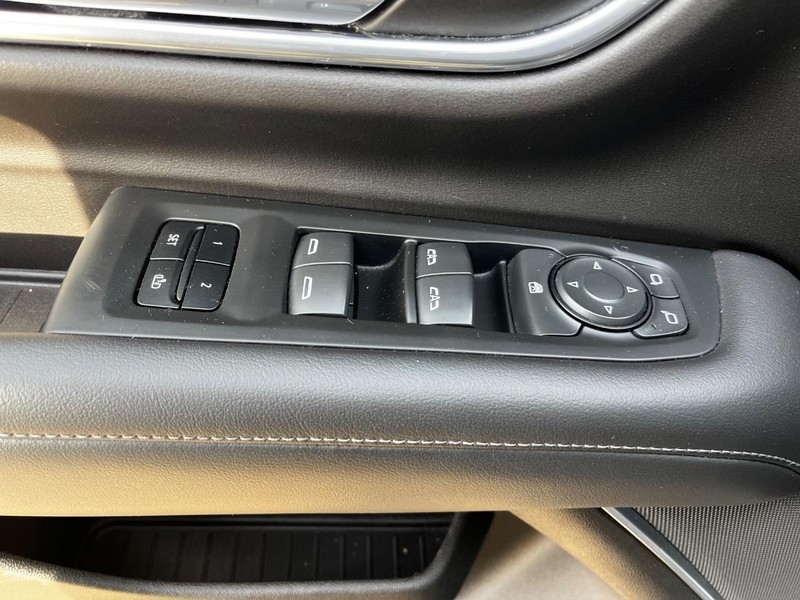 Chevrolet Tahoe Vehicle Image 16