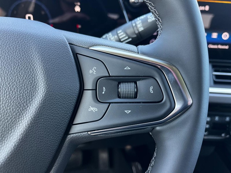 Chevrolet Trax Vehicle Image 11