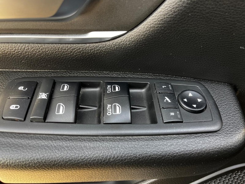 Ram 1500 Vehicle Image 14