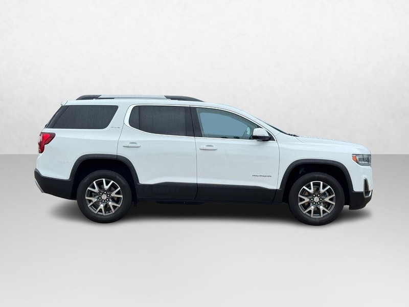 GMC Acadia Vehicle Image 02