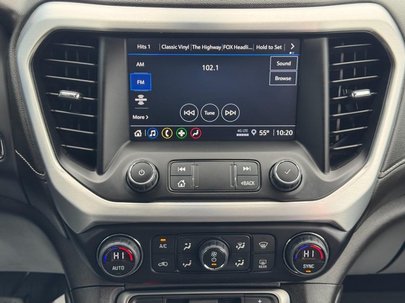 GMC Acadia Vehicle Image 14