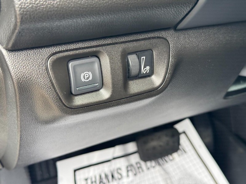 GMC Acadia Vehicle Image 18