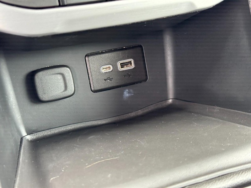 GMC Acadia Vehicle Image 22