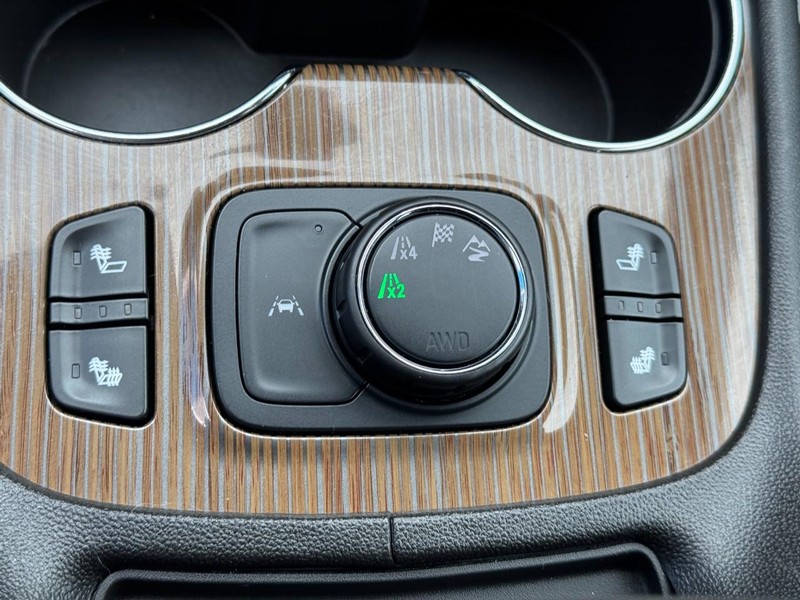 GMC Acadia Vehicle Image 23