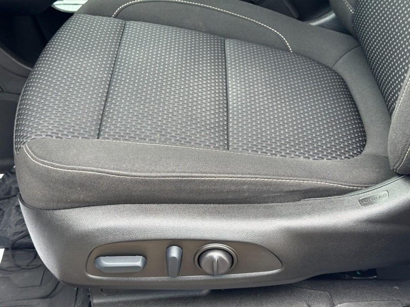 GMC Acadia Vehicle Image 26