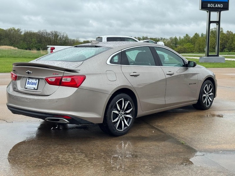 Chevrolet Malibu Vehicle Full-screen Gallery Image 03