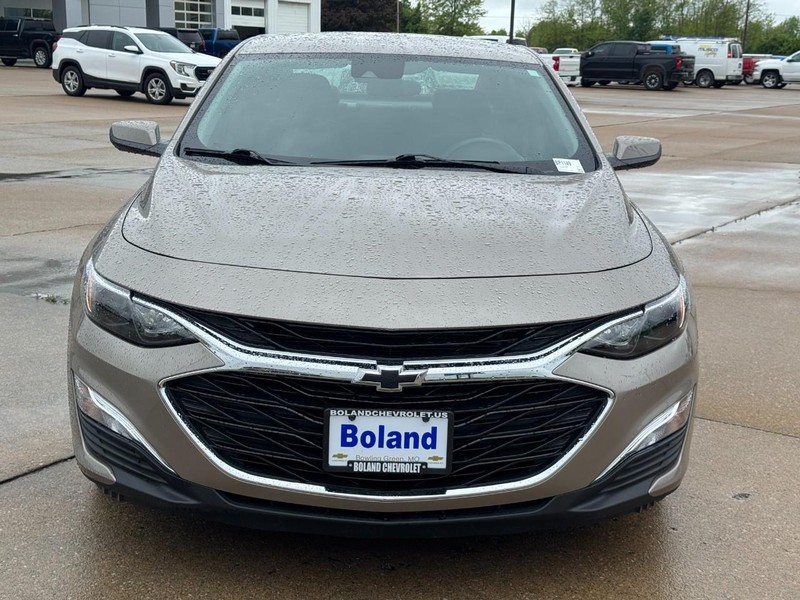 Chevrolet Malibu Vehicle Image 09