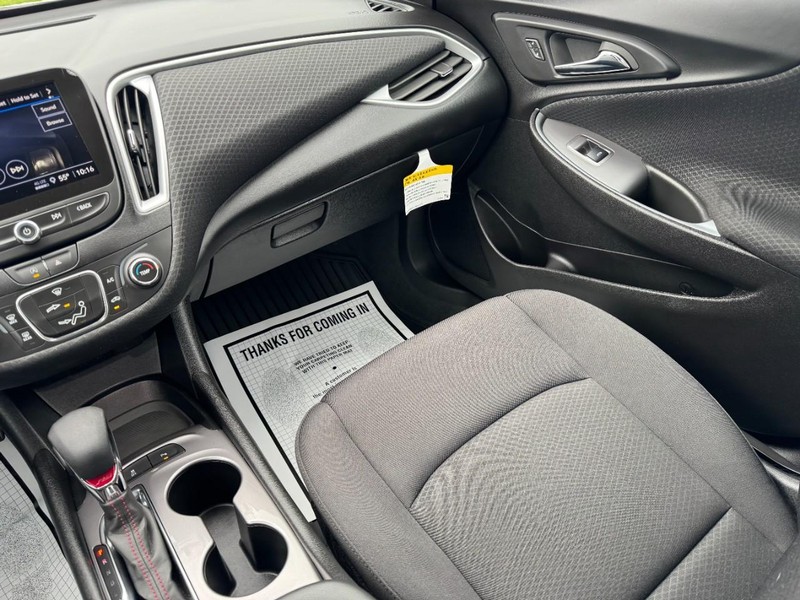 Chevrolet Malibu Vehicle Image 15