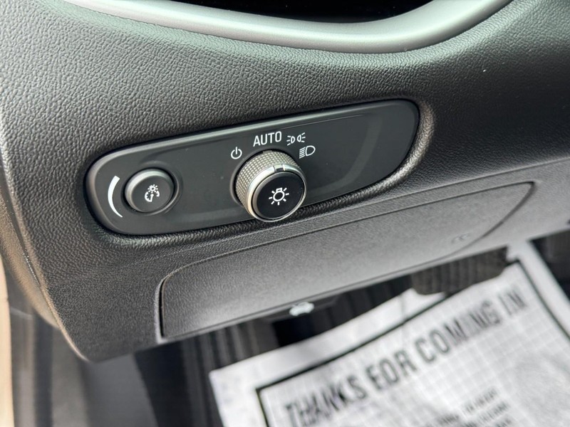 Chevrolet Malibu Vehicle Image 16