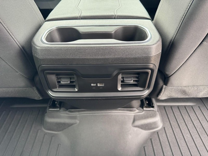 Chevrolet Silverado 1500 Vehicle Image 16