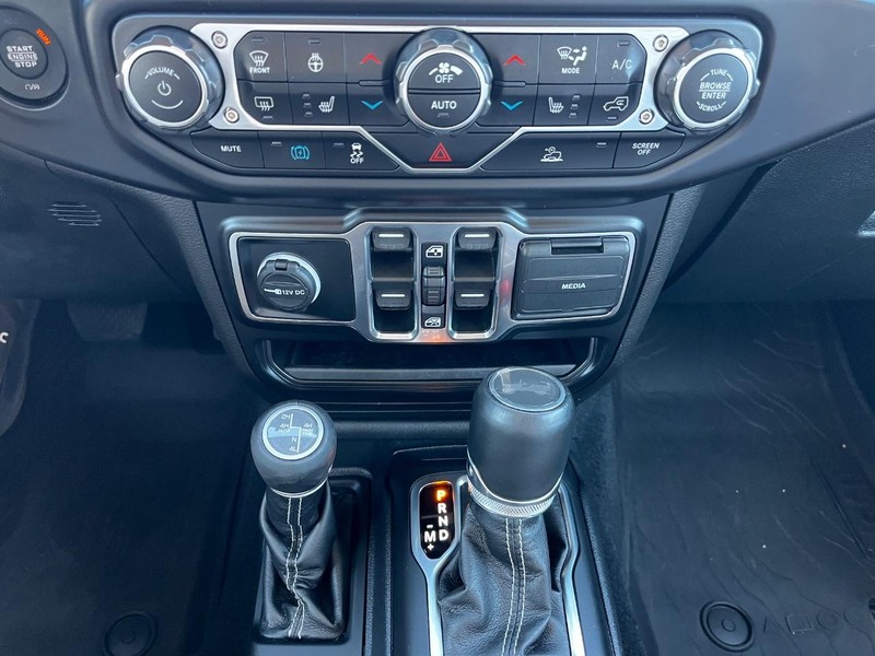 Jeep Wrangler 4xe Vehicle Image 19