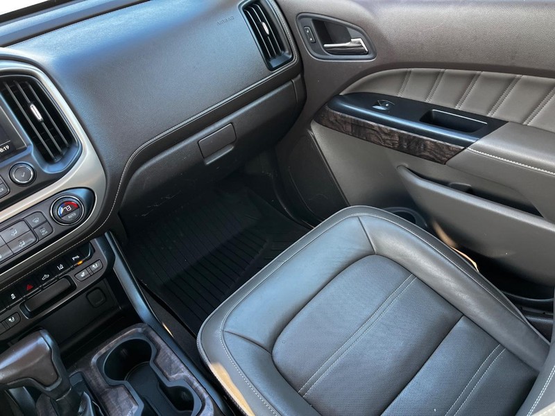 GMC Canyon Vehicle Image 13
