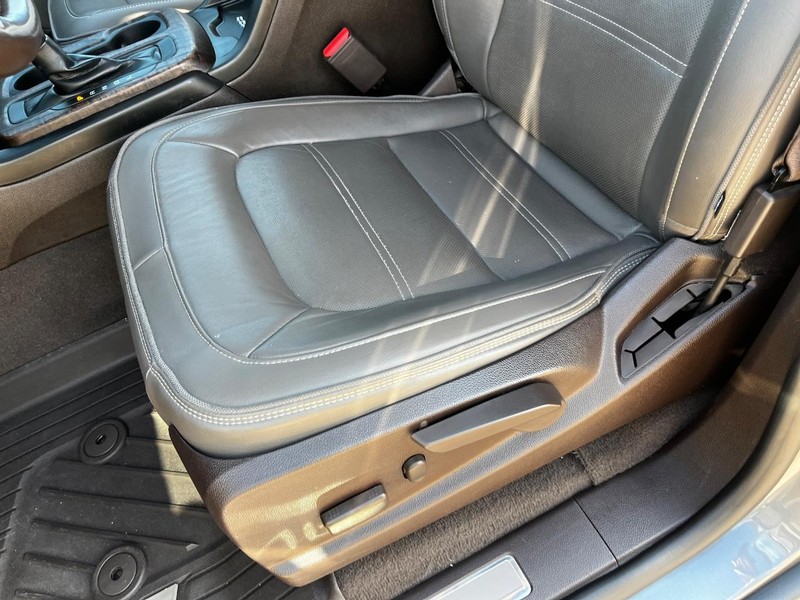 GMC Canyon Vehicle Image 15