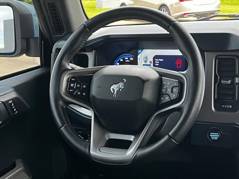 Ford Bronco Vehicle Image 12