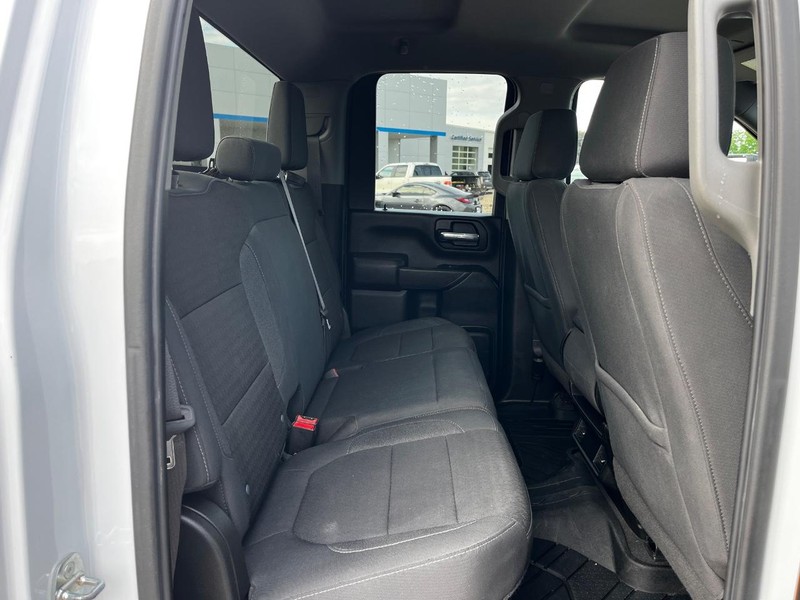 Chevrolet Silverado 2500HD Vehicle Image 10