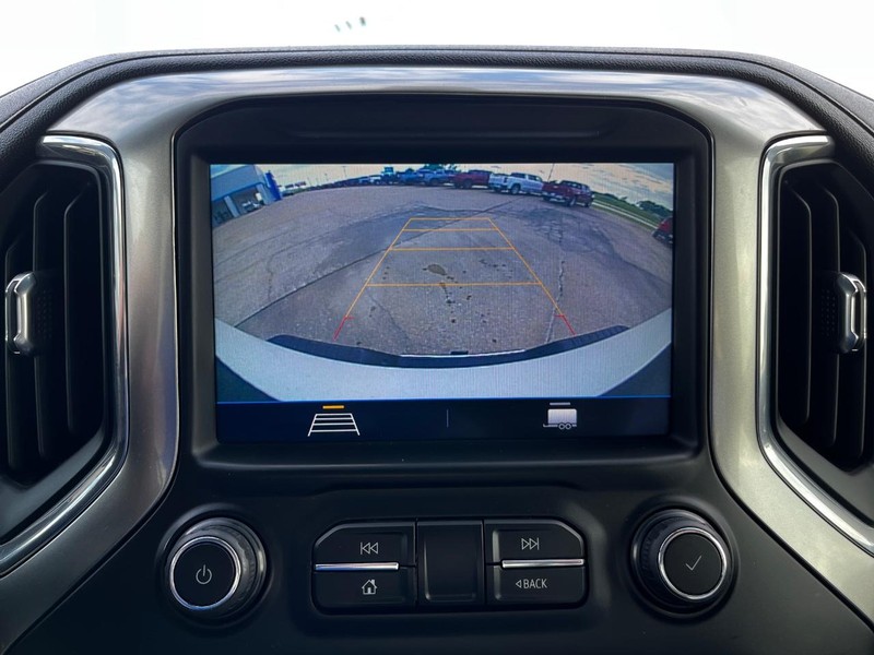 Chevrolet Silverado 2500HD Vehicle Image 21