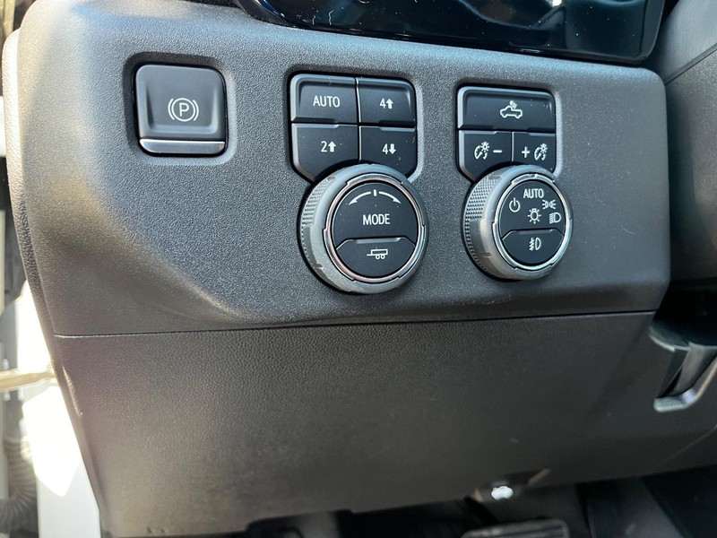 Chevrolet Silverado 1500 Vehicle Image 16