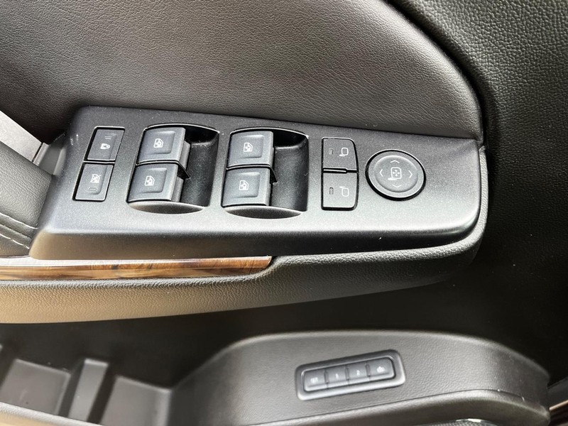 Chevrolet Tahoe Vehicle Image 16