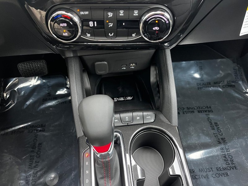 Chevrolet TrailBlazer Vehicle Image 14
