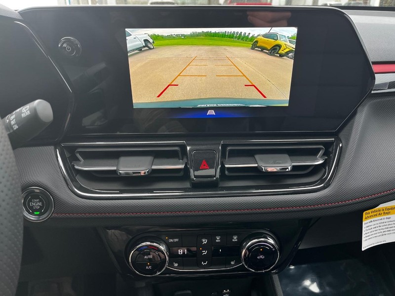 Chevrolet TrailBlazer Vehicle Image 16