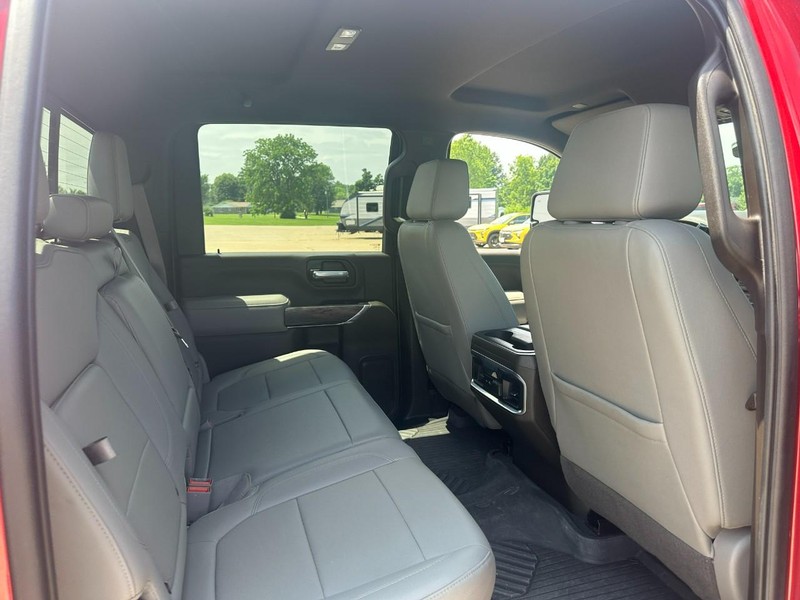 Chevrolet Silverado 2500HD Vehicle Image 10