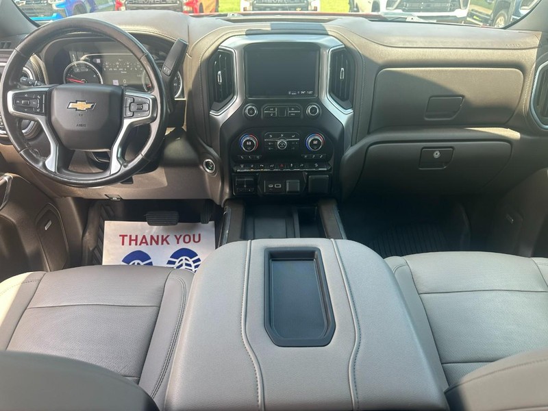 Chevrolet Silverado 2500HD Vehicle Image 11
