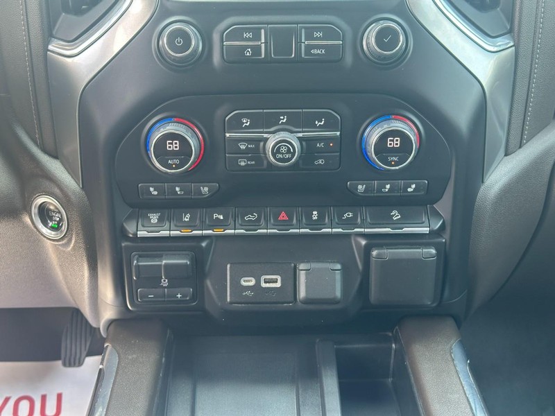 Chevrolet Silverado 2500HD Vehicle Image 13