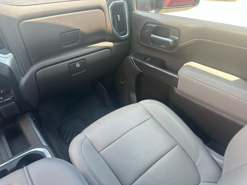 Chevrolet Silverado 2500HD Vehicle Image 14