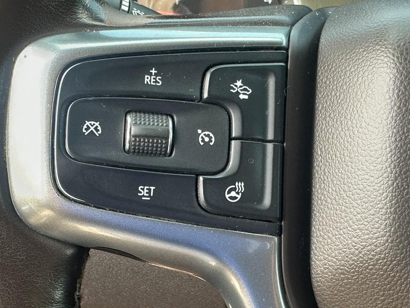 Chevrolet Silverado 2500HD Vehicle Image 19