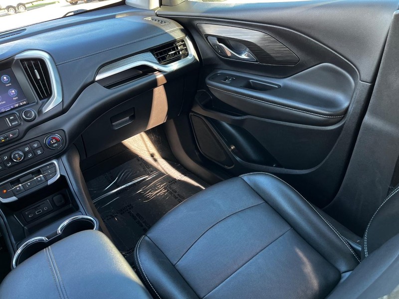 GMC Terrain Vehicle Image 13