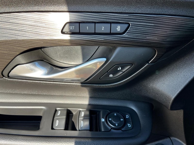 GMC Terrain Vehicle Image 14