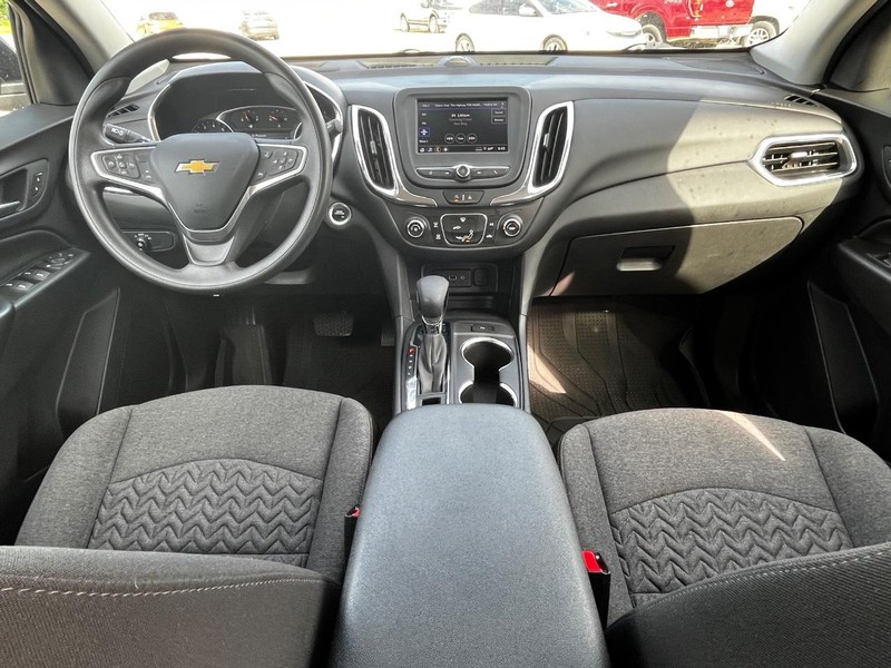 Chevrolet Equinox Vehicle Image 12