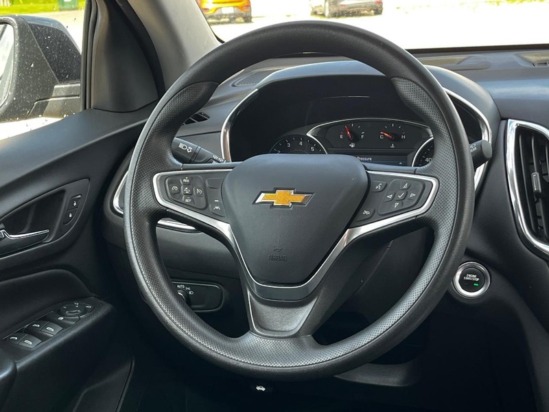 Chevrolet Equinox Vehicle Image 13