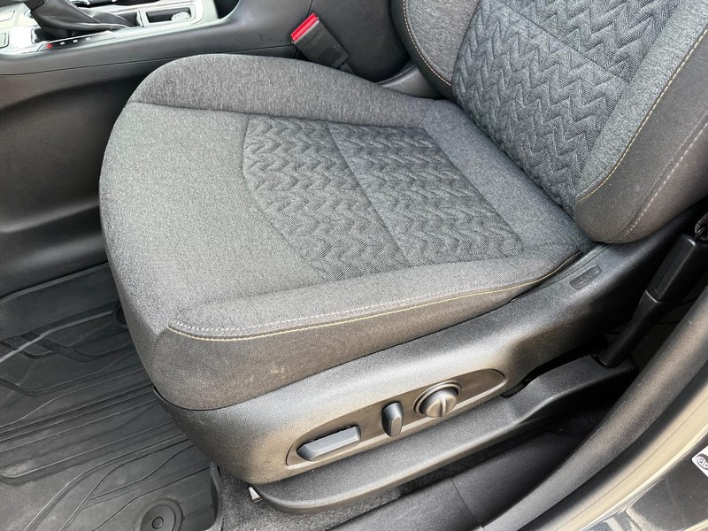 Chevrolet Equinox Vehicle Image 16