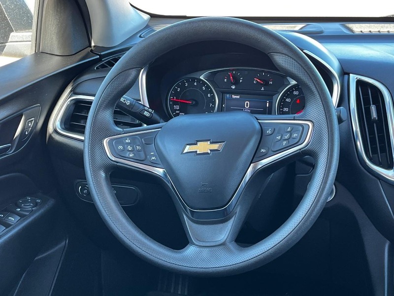 Chevrolet Equinox Vehicle Image 12
