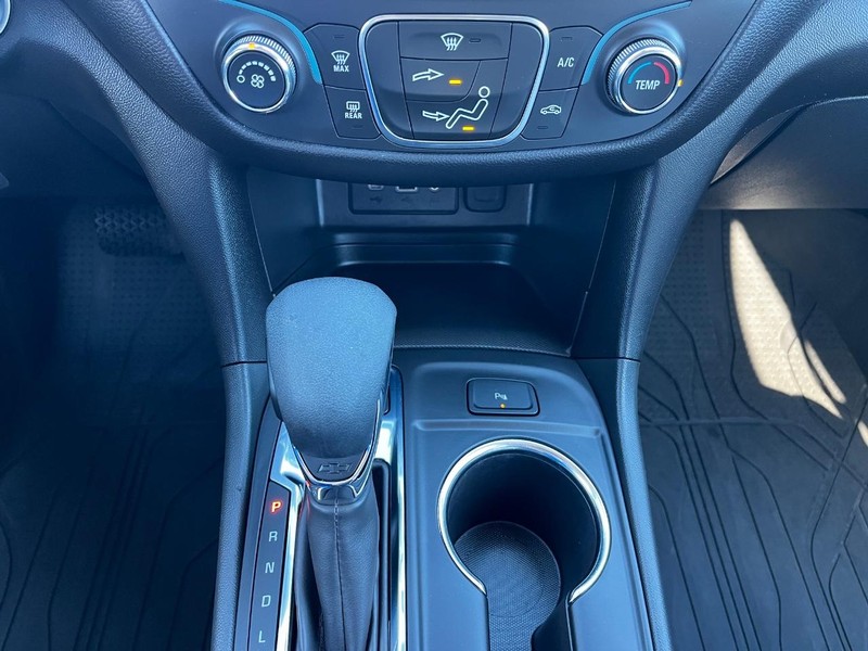 Chevrolet Equinox Vehicle Image 19