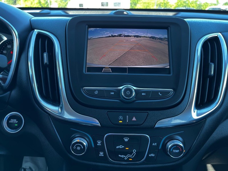 Chevrolet Equinox Vehicle Image 21