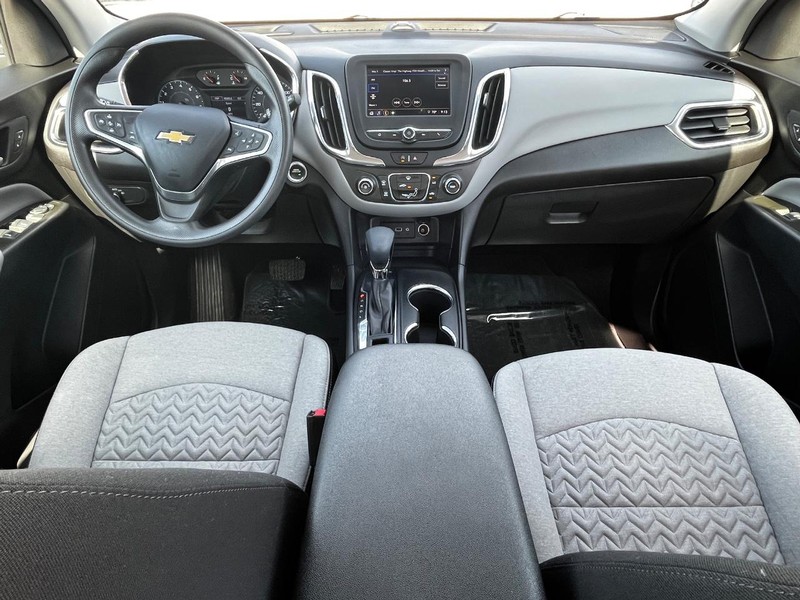Chevrolet Equinox Vehicle Image 11