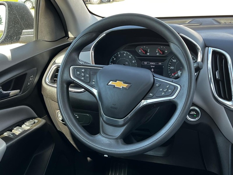 Chevrolet Equinox Vehicle Image 12
