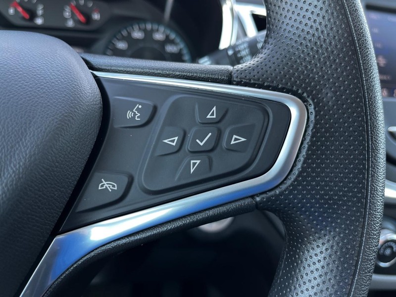 Chevrolet Equinox Vehicle Image 17
