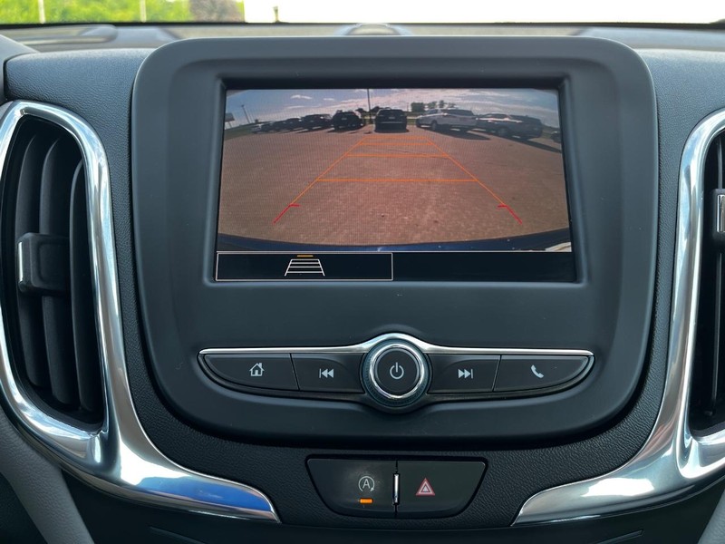 Chevrolet Equinox Vehicle Image 21