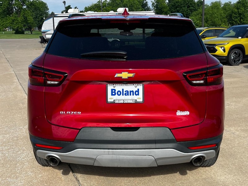 Chevrolet Blazer Vehicle Image 04