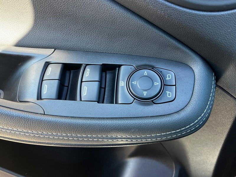Buick Encore GX Vehicle Image 14