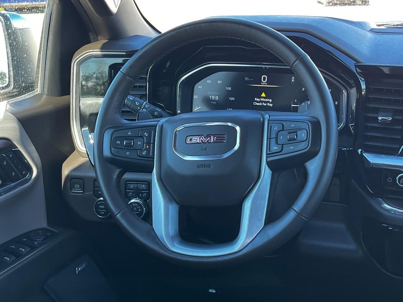 GMC Sierra 1500 Vehicle Image 12