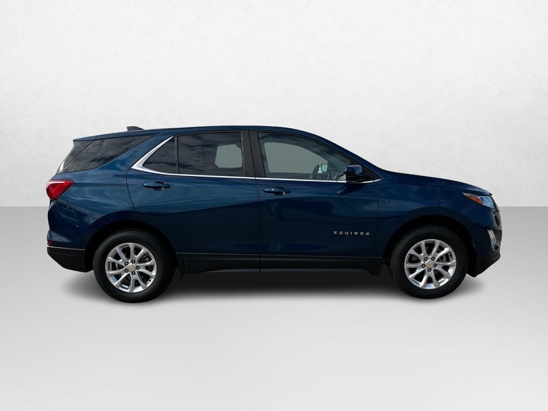 Chevrolet Equinox Vehicle Image 02