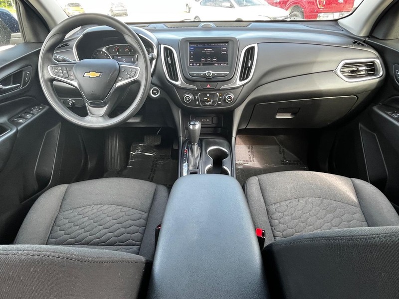 Chevrolet Equinox Vehicle Image 11